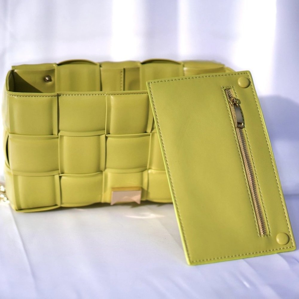 Kiwi Padded Crossbody Chain Bag - Picture 7 of 7